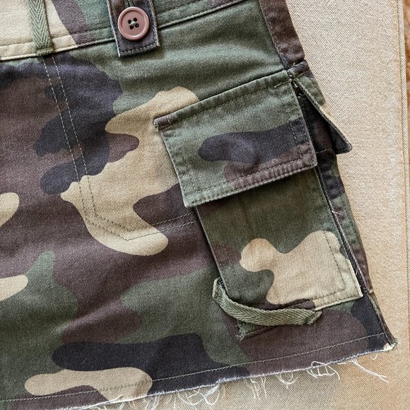 *RARE* EUC Moda International Camo Cargo Mini Skirt Sz 12 Green Brown - Picture 6 of 10